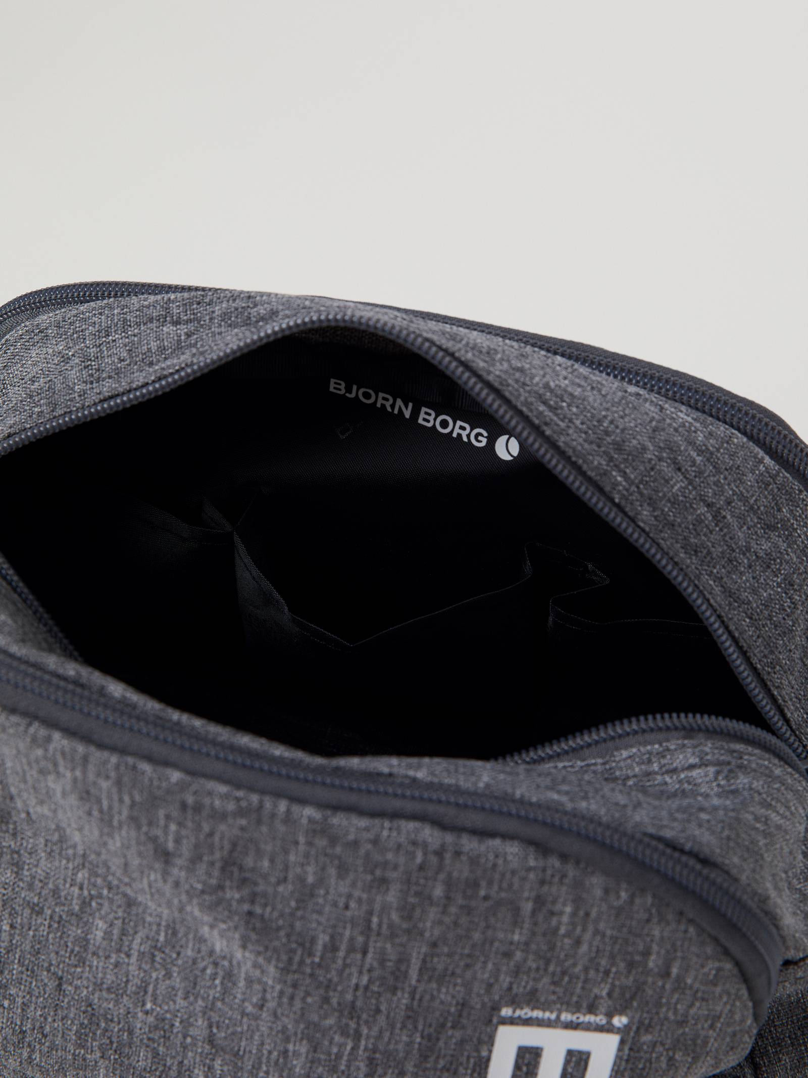 Core Toilet Case Standing image 4