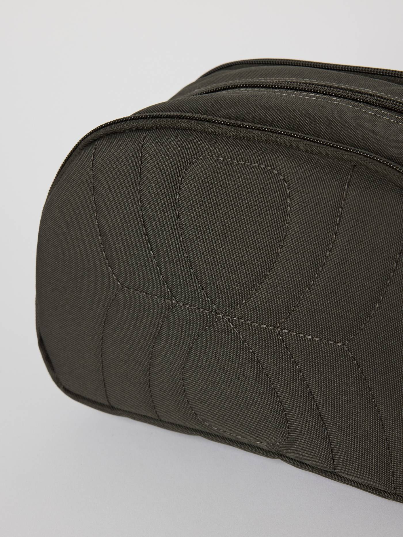 Björn Borg - Core Wash Bag Standing Forest Night Women - Image 5