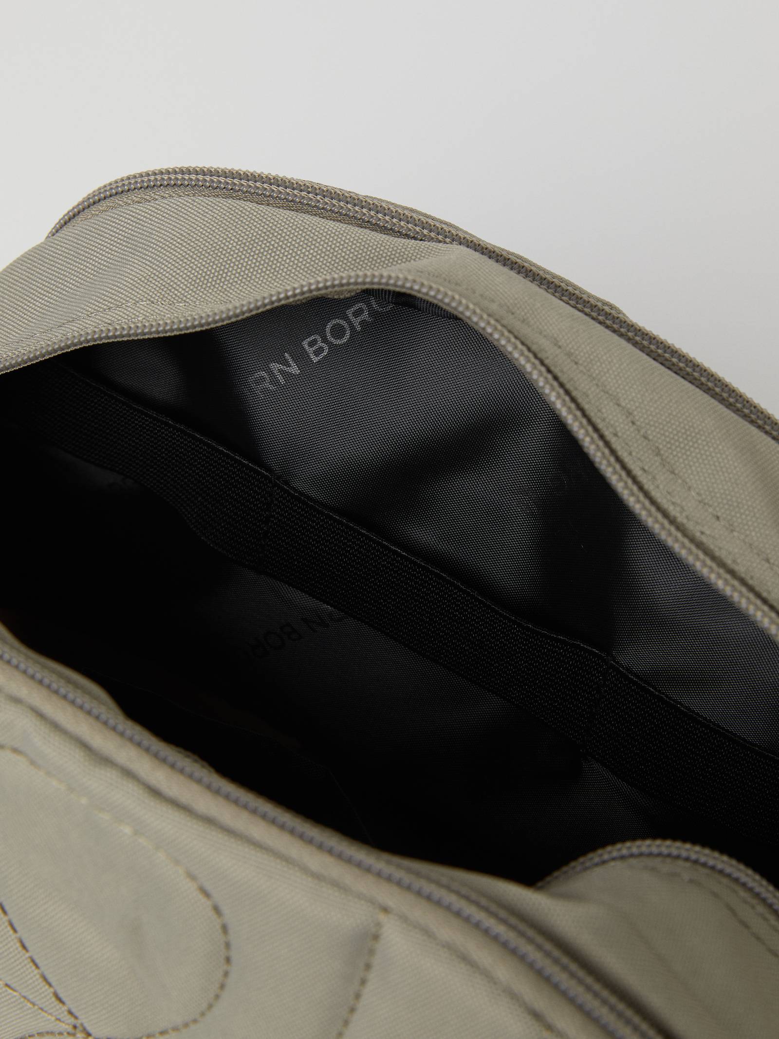 Core Toilet Case Standing image 4