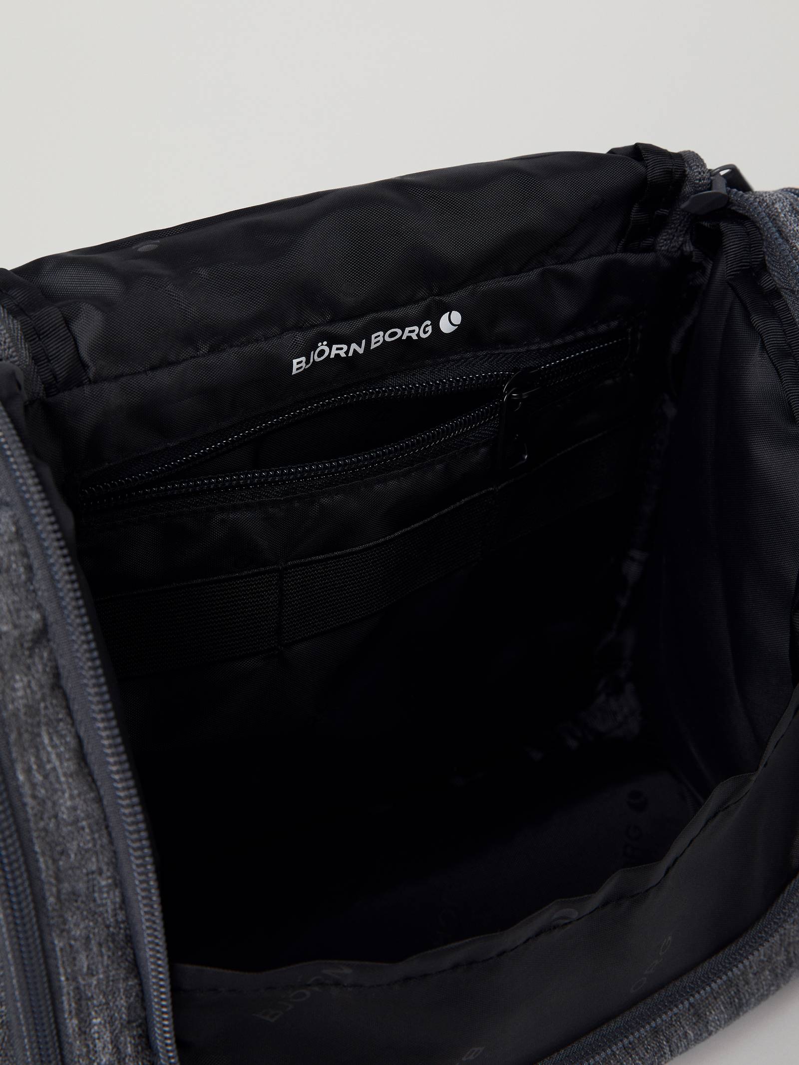 Core Toilet Case Hanging image 4