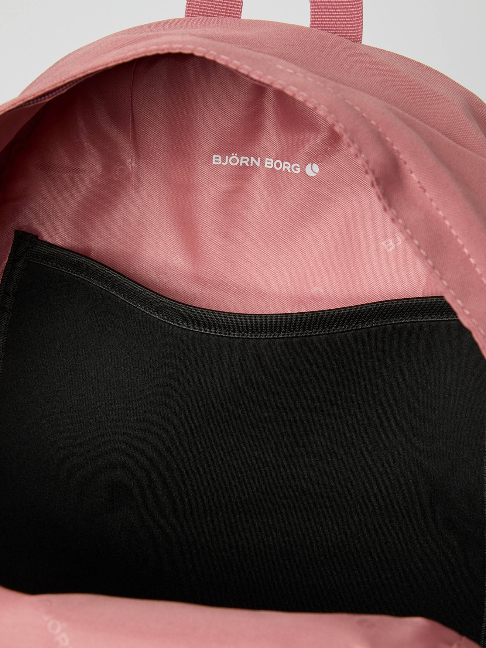 Core Street Backpack 26L image 5