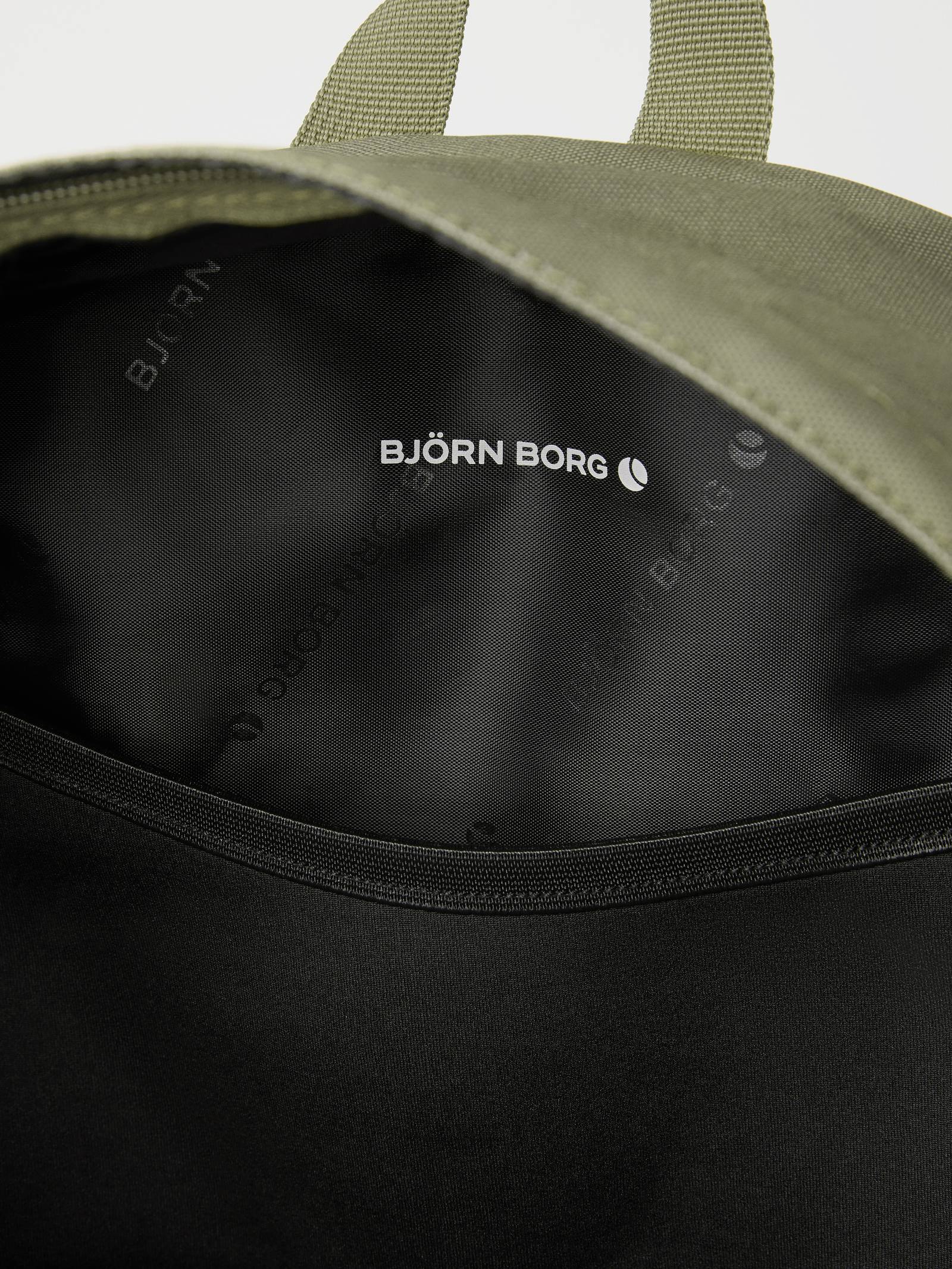 Core Street Backpack 26L image 3